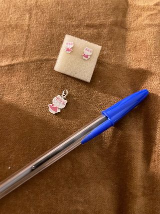 Conjunto Hello Kitty Pendientes y Colgante