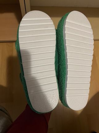 Sandalias de felpa verdes