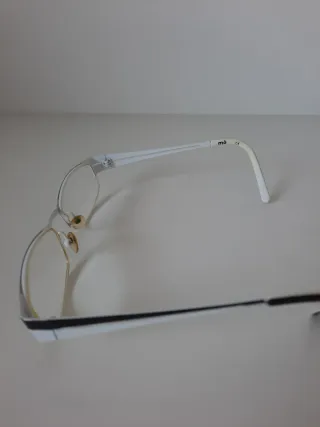 Gafas de mujer montura negra y blanca