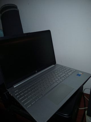 HP Laptop Plata y Negro