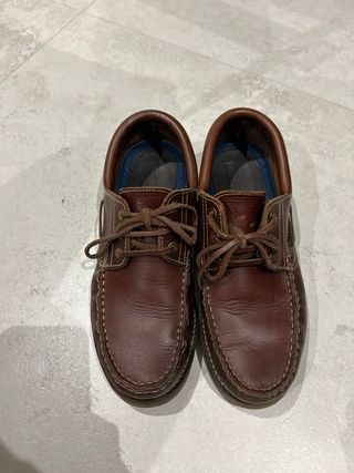 Zapatos náuticos de piel color marrón talla 41
