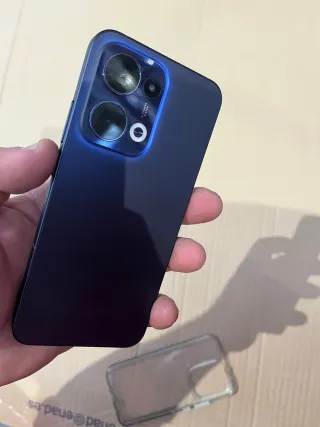 Oppo Reno 13 5G 12/256GB con garanzia