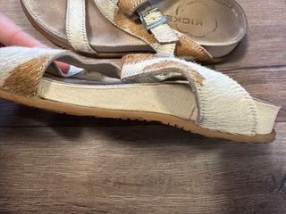 Sandalias Kickers Piel Beige/Marrón Talla 38