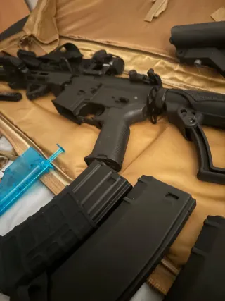 Réplica Specna Arms con accesorios