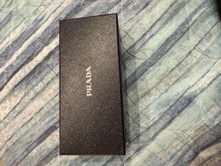 Occhiali da Sole Prada Neri mai usati