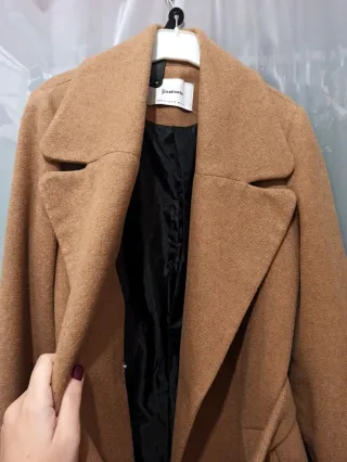 Abrigo Camel Stradivarius Talla S