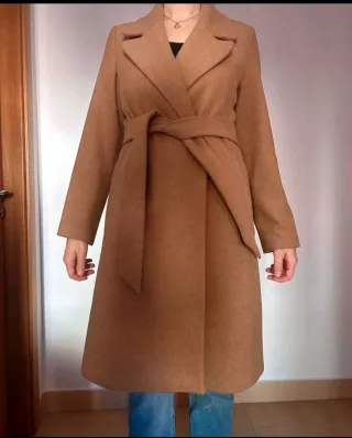 Abrigo Camel Stradivarius Talla S