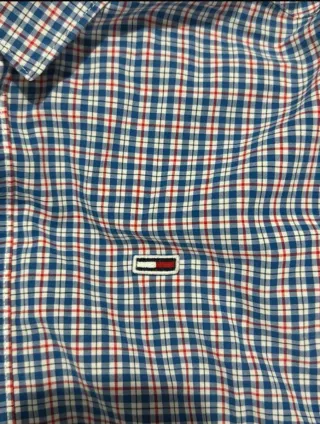 Camisa de cuadros azul y rojo