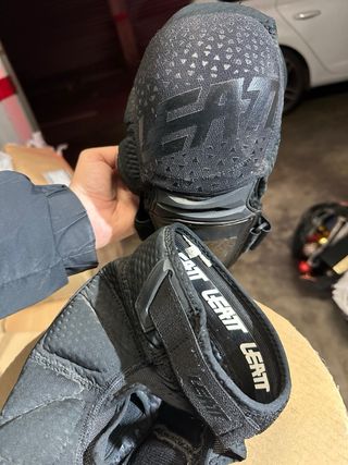 Rodilleras Leatt Negras