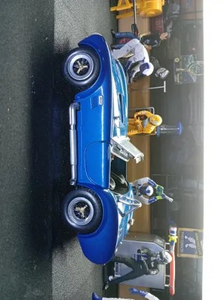 Shelby Cobra 427 S/C Road Signature 1/18