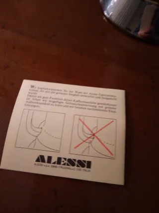 Caffettiera Alessi in metallo e legno