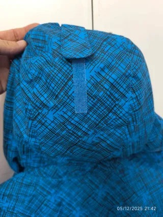 Traje de esquí mono azul estampado. Usado un día.