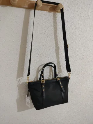 Bolso Nylon Negro Stradivarius