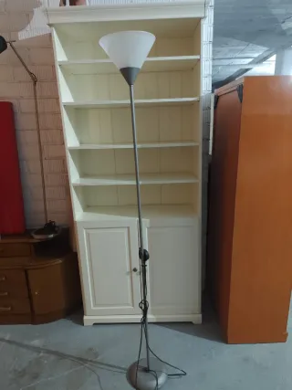 Lámpara de pie moderna metal y cristal