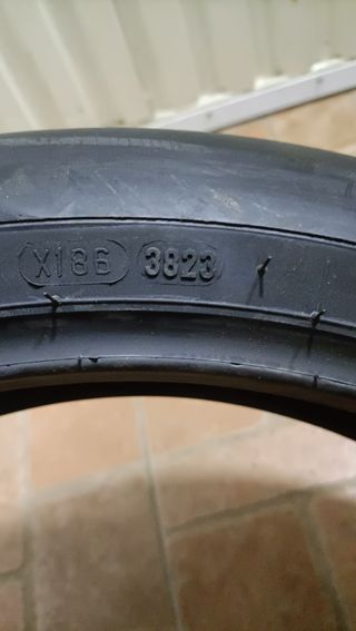 Slicks moto3 Pirelli