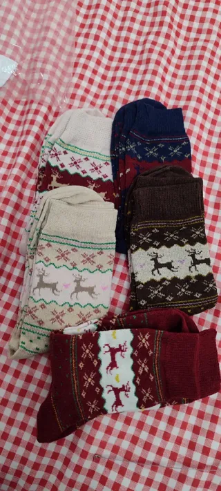 5 Calcetines para niños, sin estrenar.