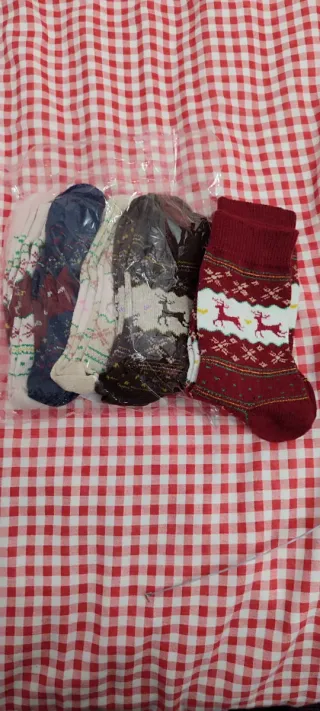 5 Calcetines para niños, sin estrenar.