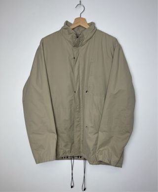 Chaqueta Burberry Beige Logo Bordado talla 56