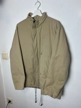 Chaqueta Burberry Beige Logo Bordado talla 56