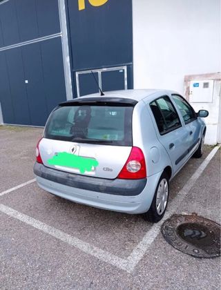 Renault Clio 2004