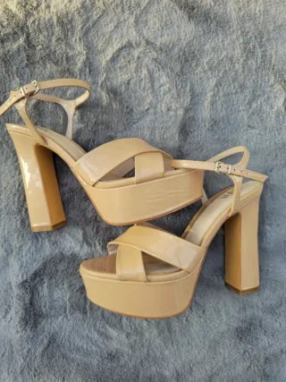 Tacones plataforma nude elegantes