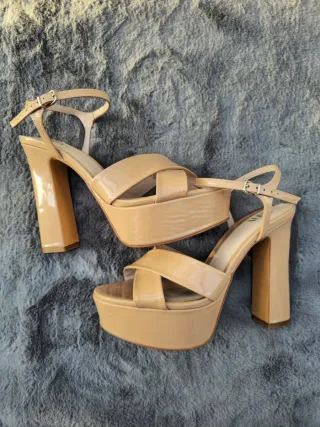 Tacones plataforma nude elegantes
