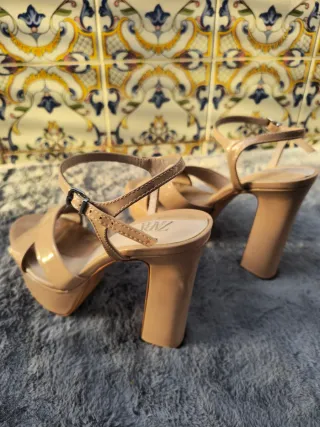Tacones plataforma nude elegantes