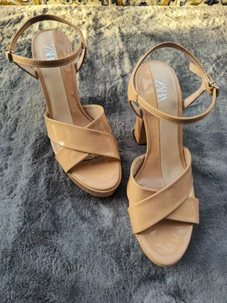 Tacones plataforma nude elegantes