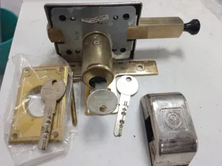 Cerrojo FAC UVE MAGNET