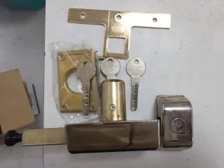 Cerrojo FAC UVE MAGNET