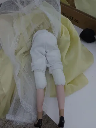 Muñeca de porcelana antigua