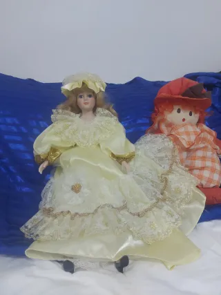 Muñeca de porcelana antigua