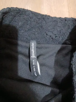 Falda calada ajustada negra