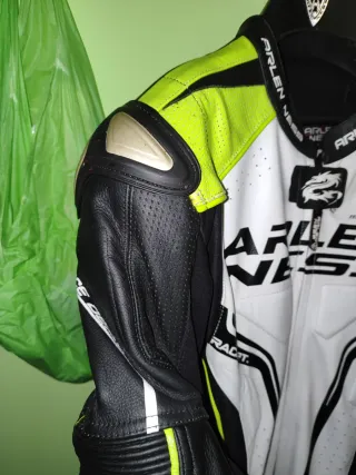 Mono de moto Arlen Ness Sugello talla 52