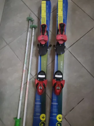 Sci da bambino con bastoncini QUECHUA.