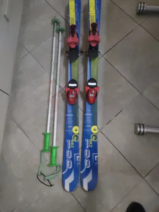 Sci da bambino con bastoncini QUECHUA.