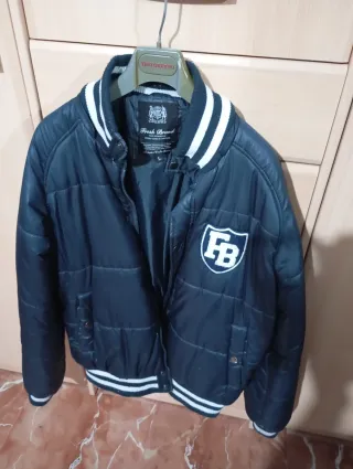 Cazadora Fresh Brand Negra y Blanca