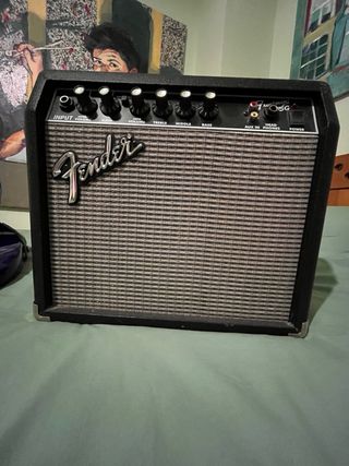 Guitarra electrica + amplificador + funda GRATIS