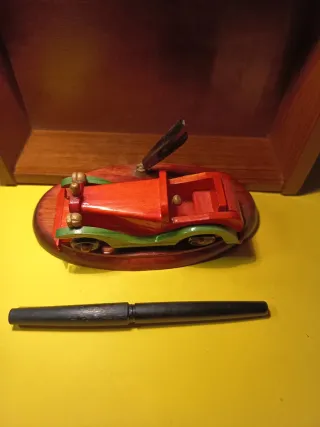 Porta pluma madera coche bolígrafo