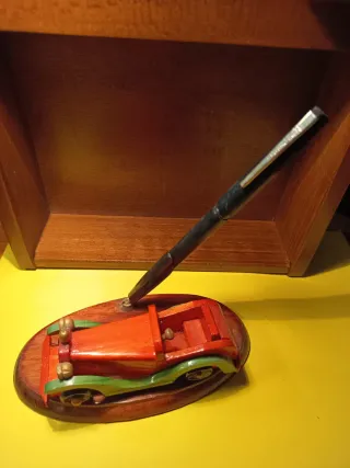 Porta pluma madera coche bolígrafo