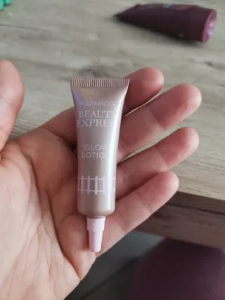 MAX&MORE Glow Lotion Beige/Rosa