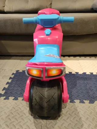 Moto correpasillos niña rosa y azul