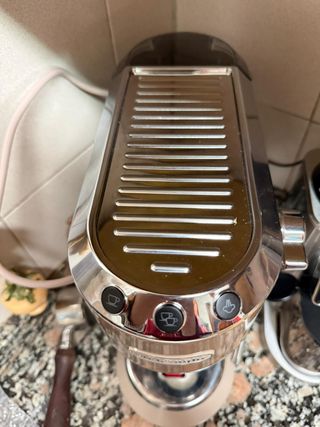 Cafetera Delonghi Dedica LatteArt EC885-BG Rosa