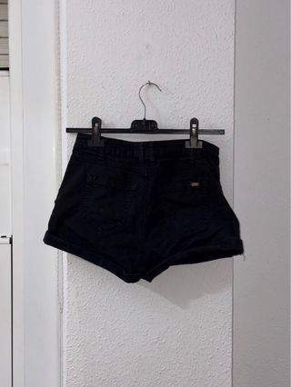 Pantalón corto negro