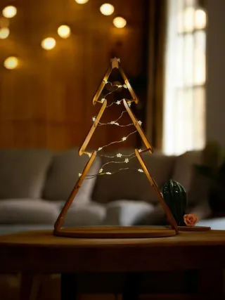 Albero di Natale moderno e salvaspazio