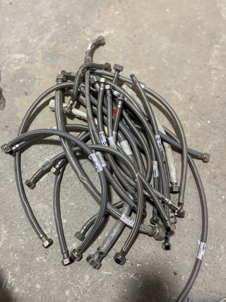 Latiguillos metálicos para fontanería