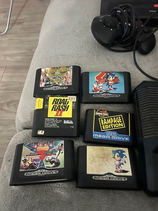 Vecchia console Sega Mega Drive nera + Giochi