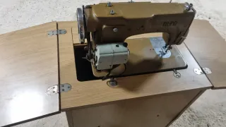 Máquina de coser Alfa Automática Antigua