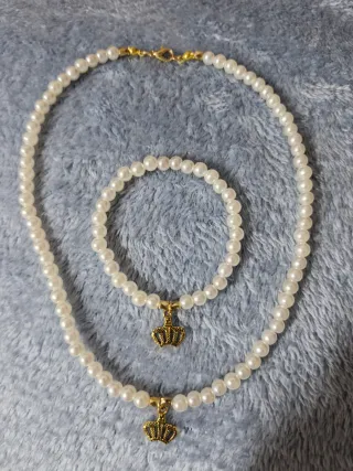 Conjunto Collar y Pulsera Corona Dorada