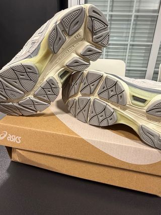 Asics GEL-NYC Beige/Gris Talla 42